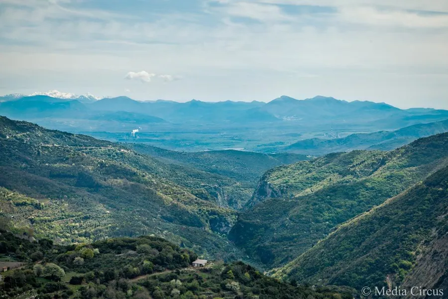Το φαράγγι του Λούσιου ανάμεσα στα βουνά